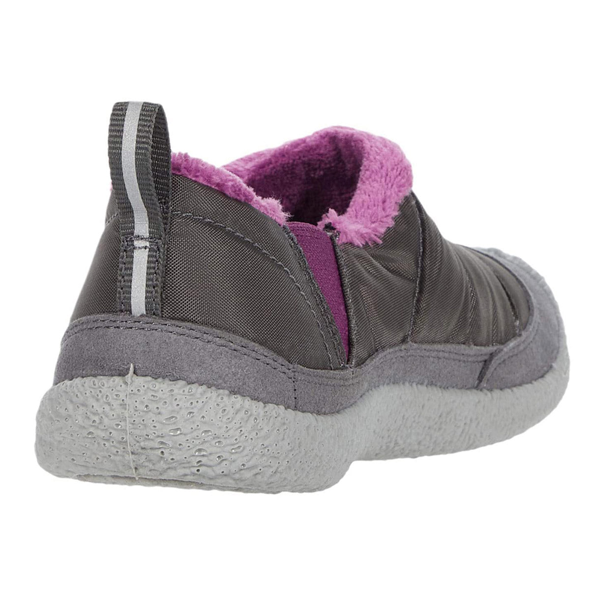 The KEEN HOWSER II CHILD STEEL GREY/WOOD VIOLET - KIDS from Keen features a grey exterior, a textured sole, a wood violet inner lining, lightweight performance mesh, and a convenient back loop for ultimate step-in comfort.