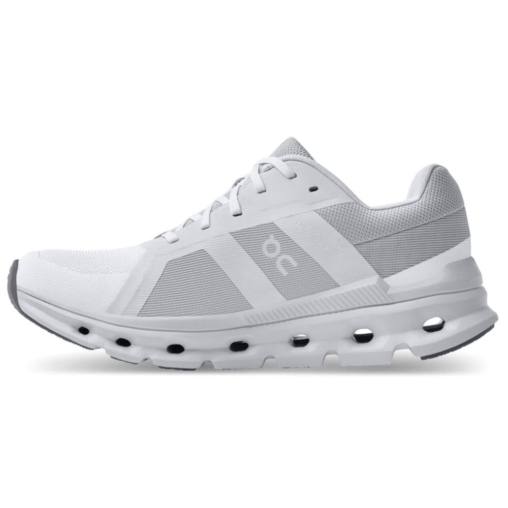 ON RUNNING CLOUDRUNNER WHITE/FROST - WOMENS