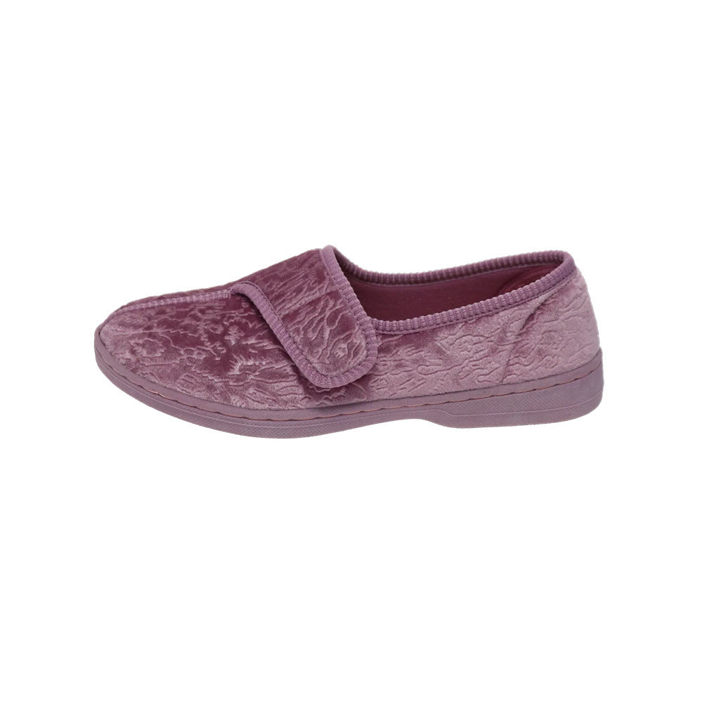 A single dusty rose Jewel 2 slipper from Foamtreads with a soft velour upper, hook-and-loop strap closure, and textured floral pattern on the upper features a removable leather memory foam insole for added comfort.