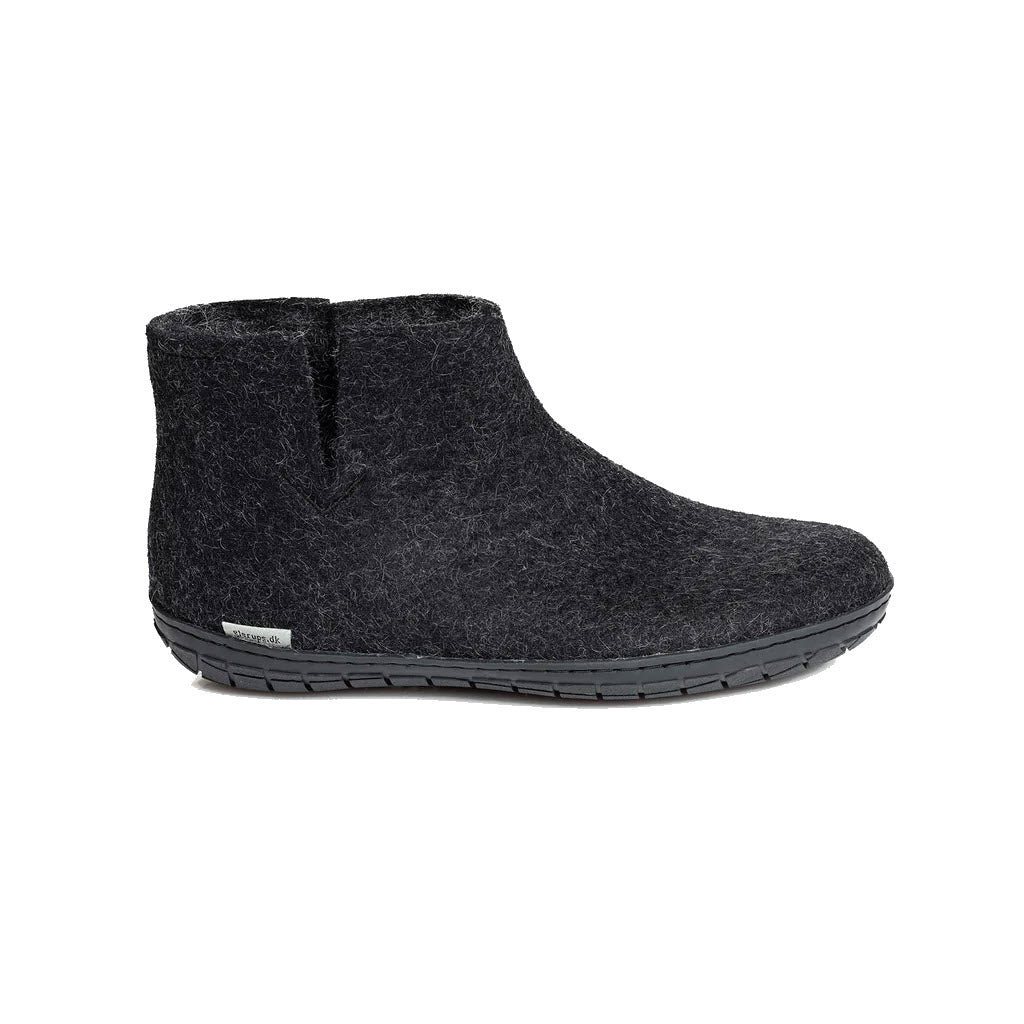 A Glerups GLERUPS THE BOOT RUBBER CHARCOAL - ADULTS, ankle-high with a rubber sole, viewed from the side against a white background.