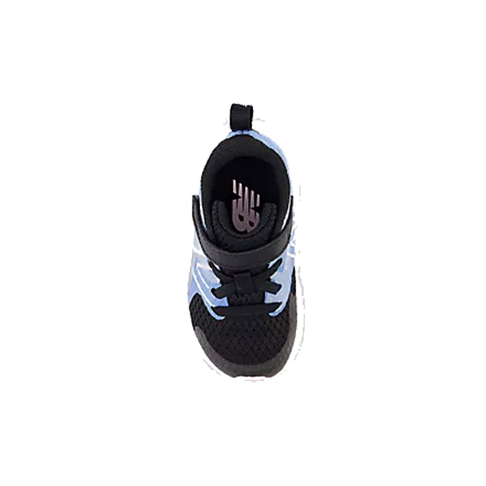 Top view of the New Balance Rave Run V2 Kids&#39; sneaker in black and blue, designed for plush comfort with a visible logo on the insole and crafted with no-sew overlays.