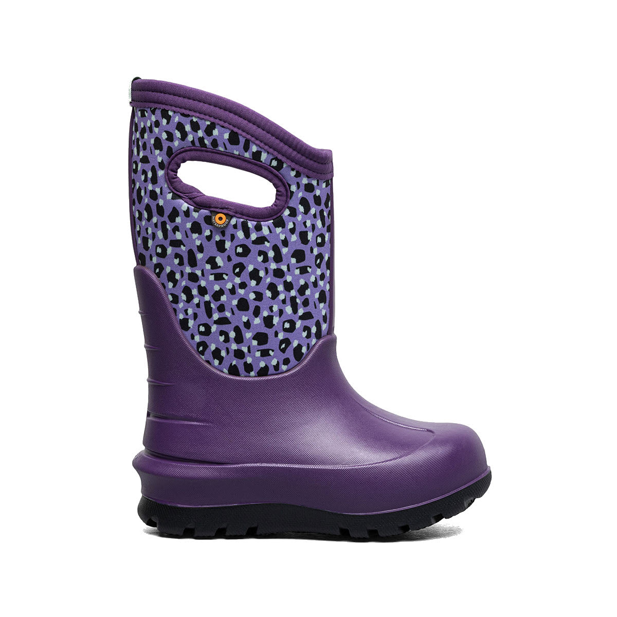 The Bogs NEO-CLASSIC JOYFUL JUNGLE - KIDS boot is a children&#39;s purple rain boot with a black and white leopard print pattern on the upper portion and a black sole. It features a side handle for easy carrying, is 100% waterproof, and includes rebound cushioning for added comfort.